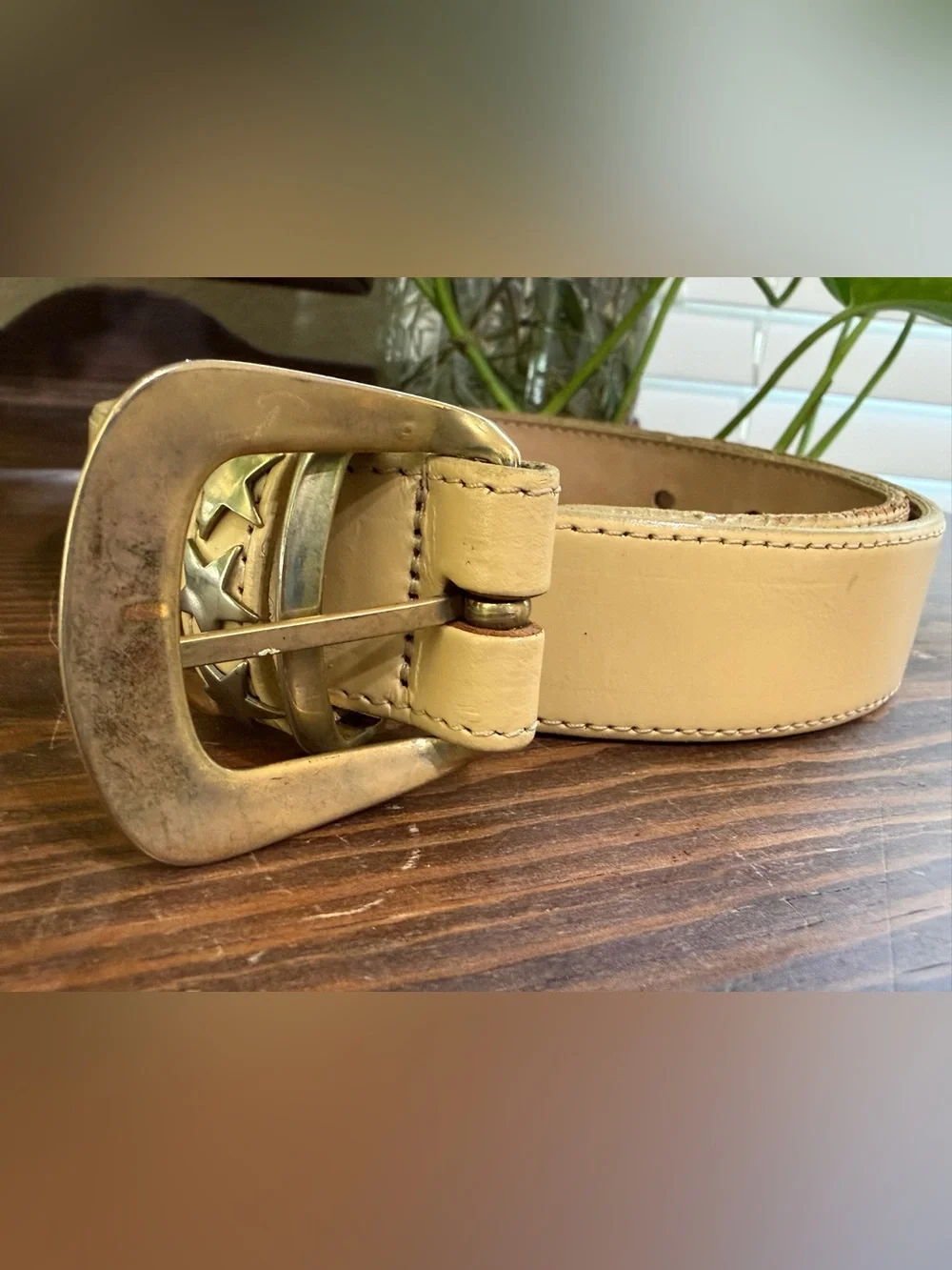 VTG Talbots Women’s Butter Yellow Leather Belt w/Brass Buckle & Star Accents Med